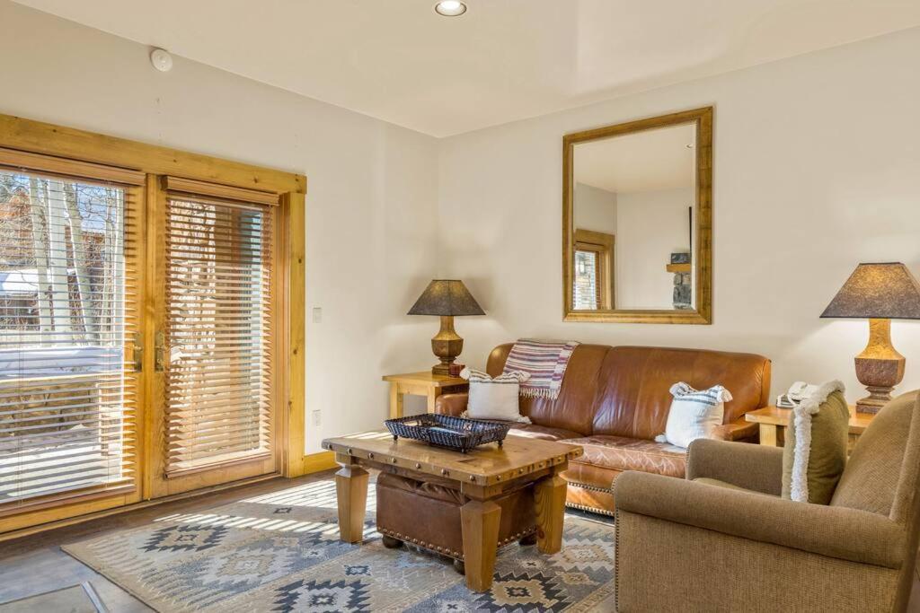 Blue Collar Boutique: Affordable Adventure Aparthotel Telluride Exteriör bild