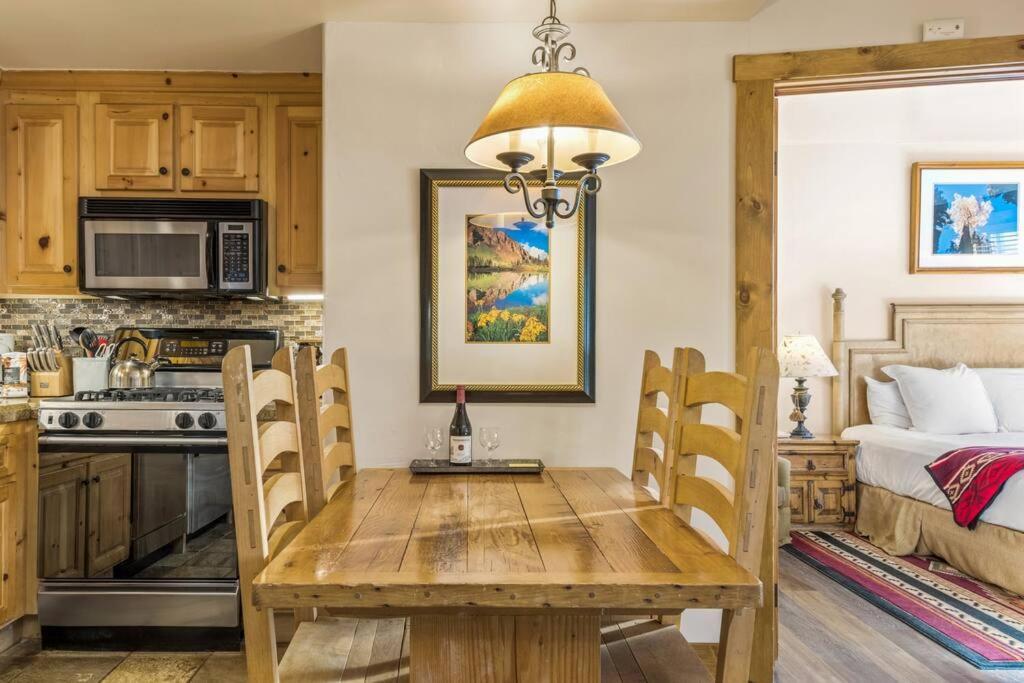 Blue Collar Boutique: Affordable Adventure Aparthotel Telluride Exteriör bild